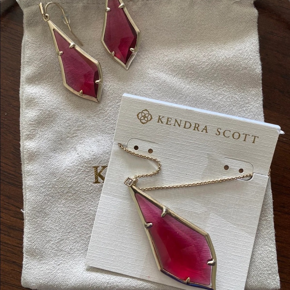 Kendra Scott Olivia Maroon Jade Set